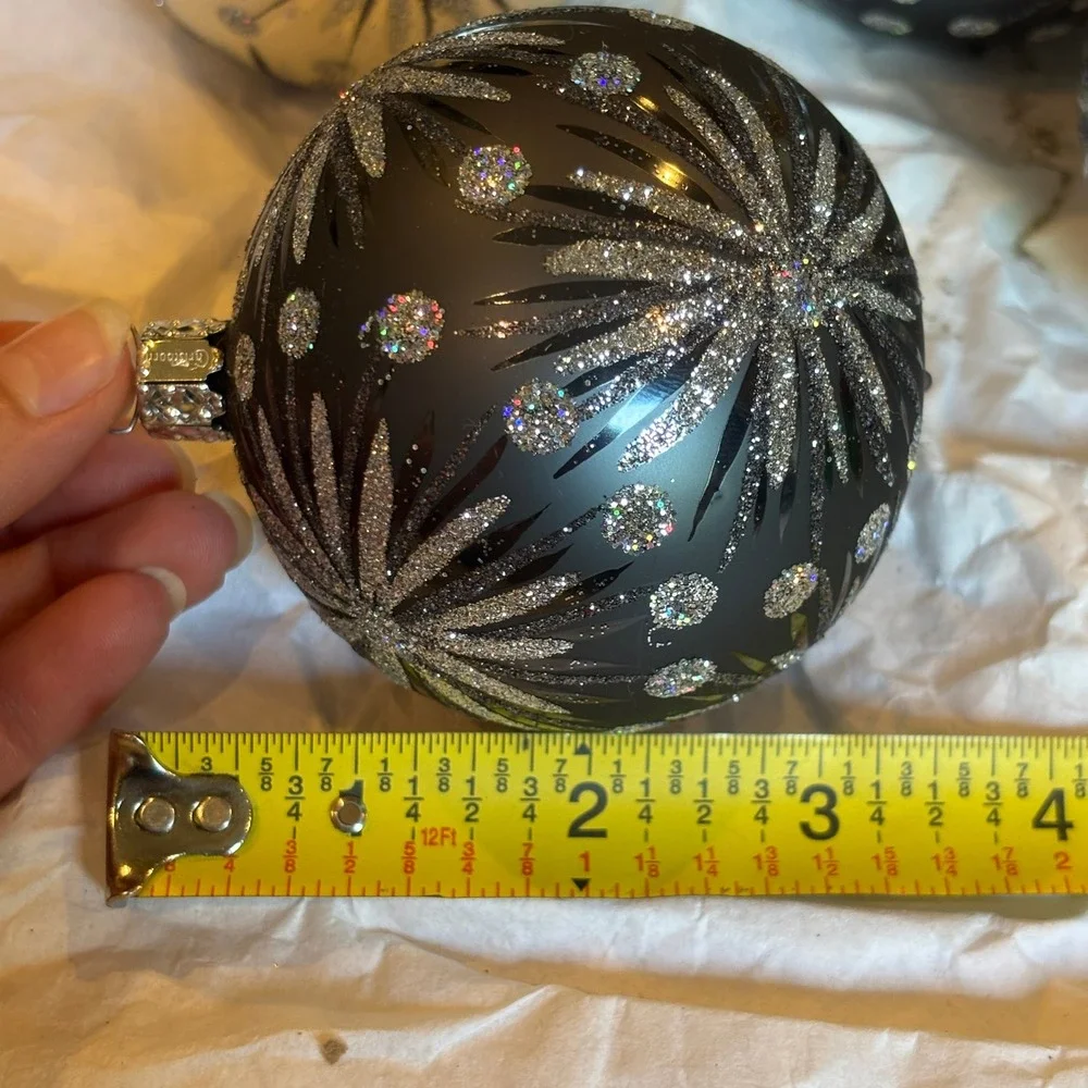 Crate&Barrel Glass Christmas Ornaments Set 4 Grey Silver Glitter Star Germany